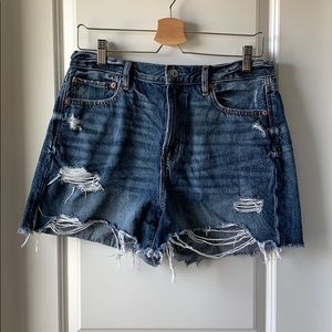 AE 90’s boyfriend shorts
